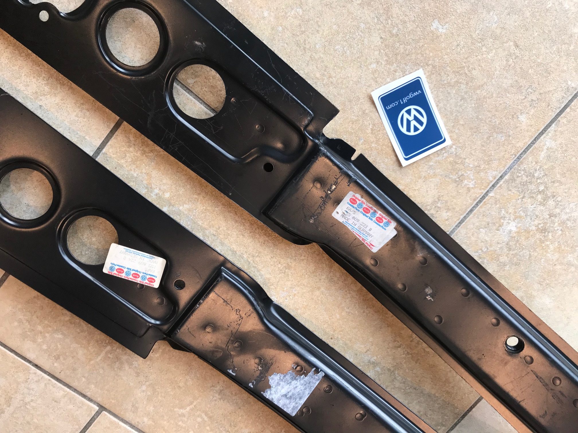 Mk1 Golf Cabriolet B Pillar Columns 155809223B & 155809224B - Image 5