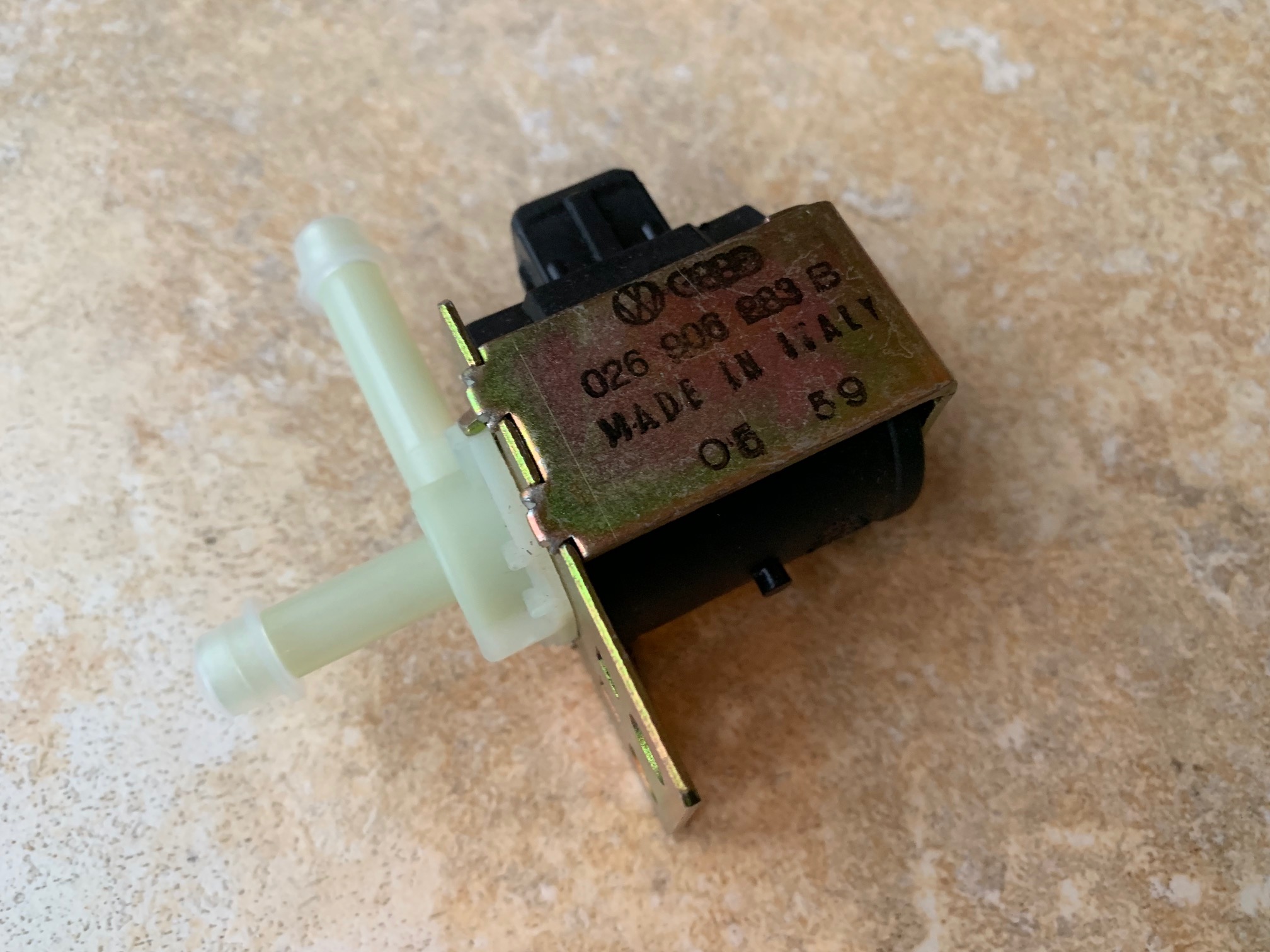 Solenoid Air Valve 026906283B - Image 3