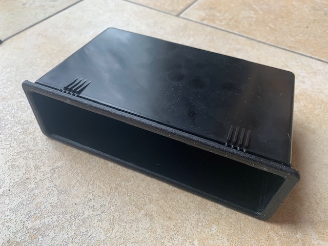 Tintop Cabriolet shelf/stowage compartment 32185723301C - Image 2