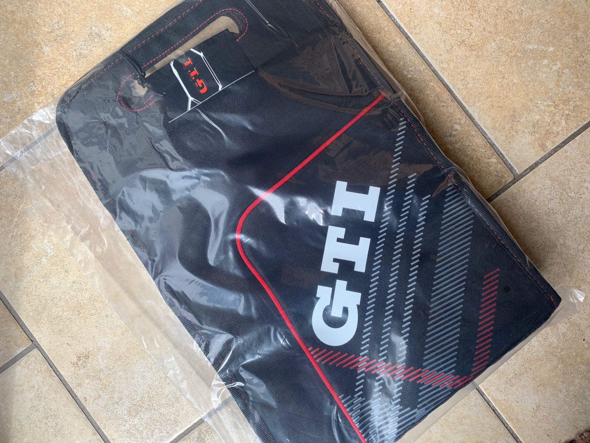 GTI cooler bag 5KA 087 311 - Image 4