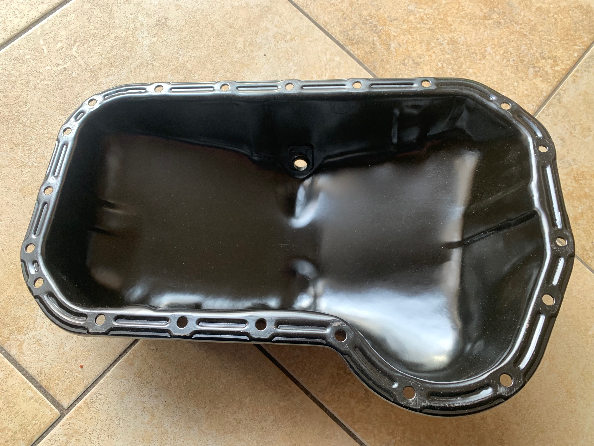 Oil sump & gasket 1.5 to 1.8L up to 1985 - 055103601 - Image 4